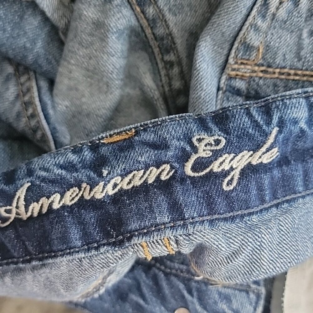 AMERICAN EAGLE Medium Wash Distressed Cut Off Raw Hem Boho Short Jean Shorts 12 - Picture 4 of 8